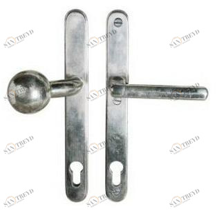 Dauby Металлическая ручка на пластине Pure® 8546