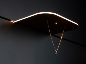 Алюминиевая полка со встроенным освещением