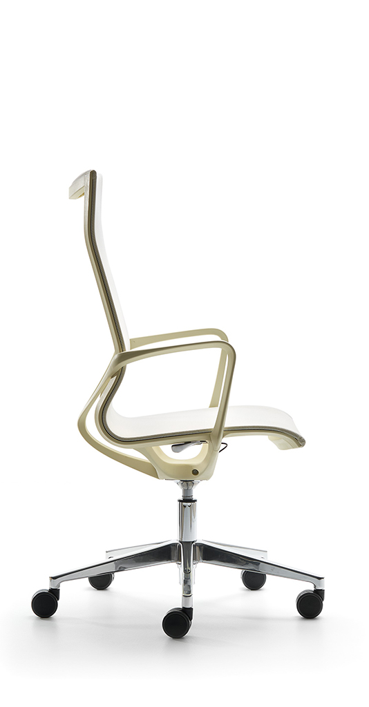 Y1A8X Ялтинское исполнительное и гостевое кресло Vaghi  - Вид №1