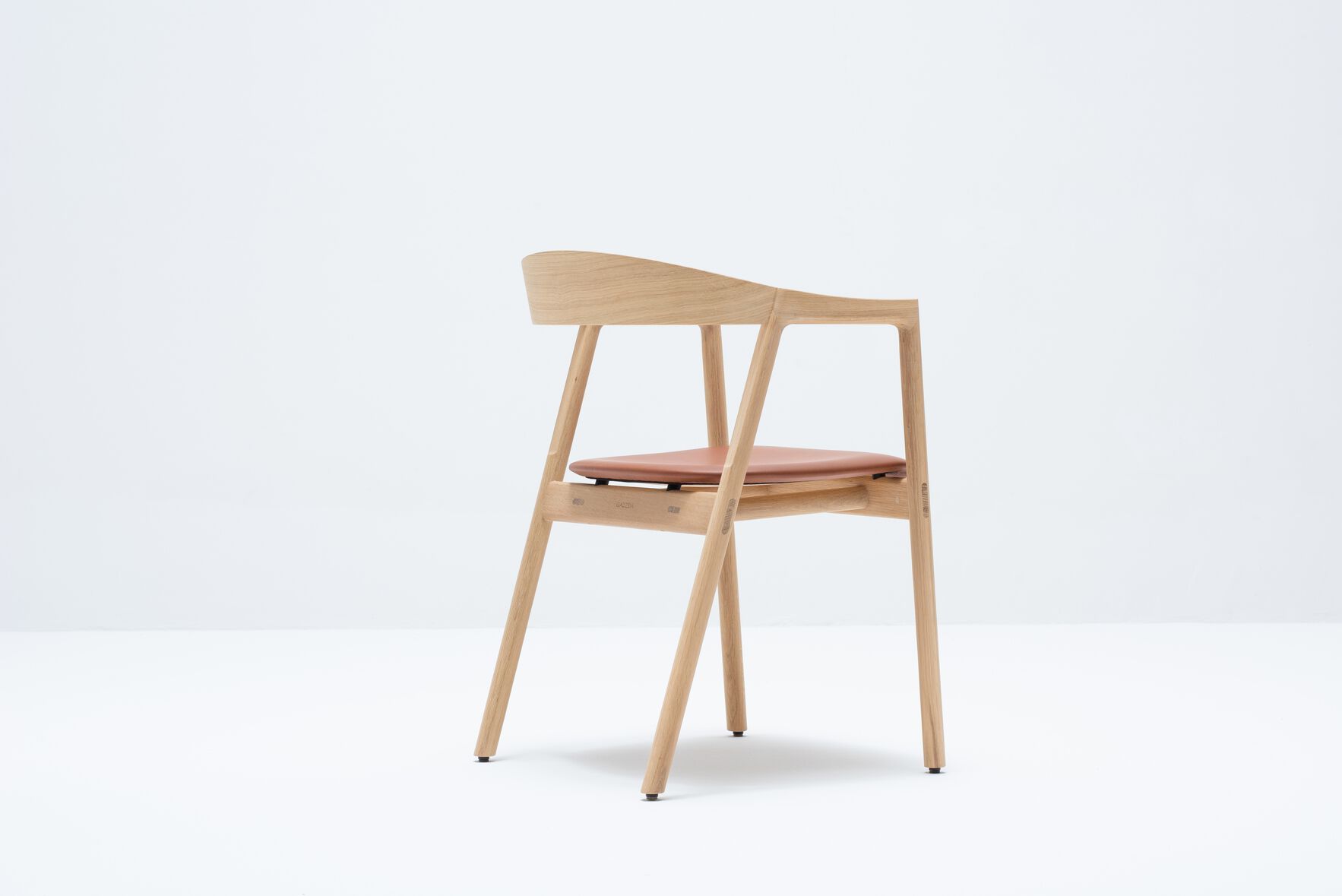 Мягкое кожаное кресло с открытой спинкой Gazzda MUNA ARCH-00051365 - Вид №9