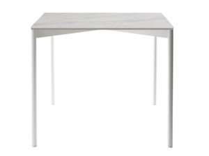 Квадратный стол