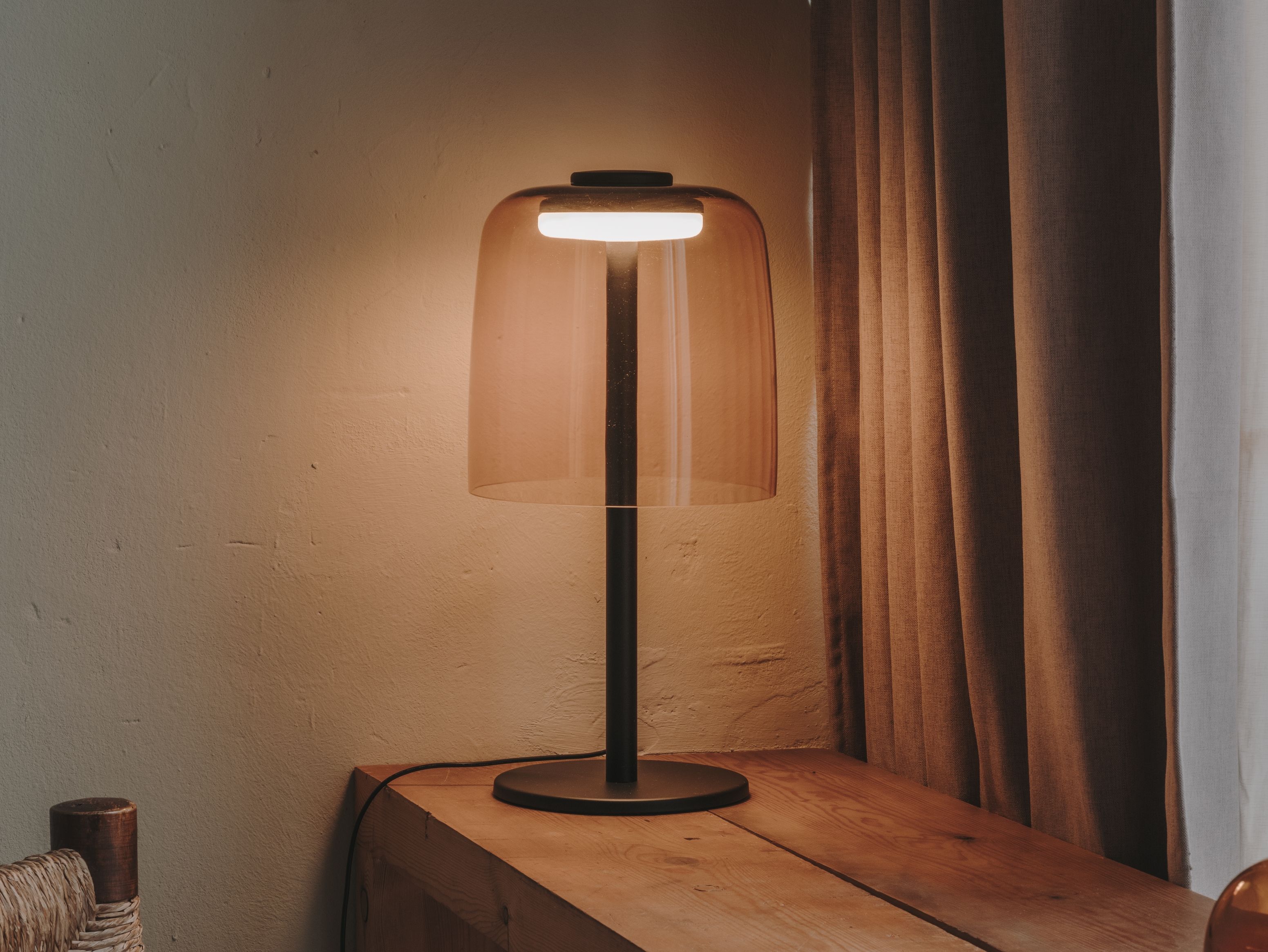 Стеклянная светодиодная настольная лампа LedsC4 Levels ARCH-00029678 - Вид №1