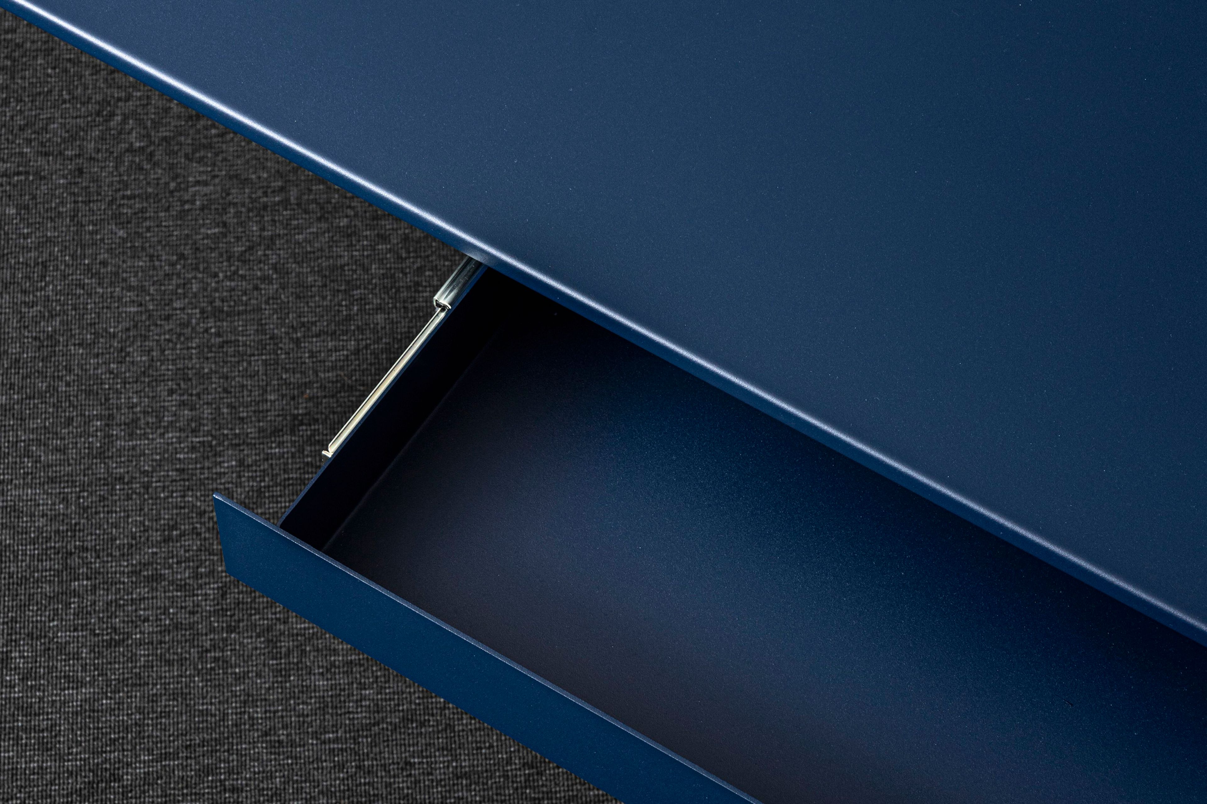 Многострочный металлический стол с системой кабельной втулки Mara фольга ARCH-00126422 - Вид №4