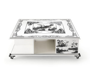 Деревянный журнальный столик