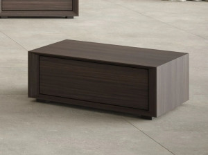 Деревянная прямоугольная тумбочка с ящиками