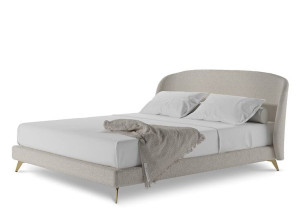 Двуспальная кровать с мягким изголовьем