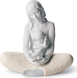 10669045 LLADRO Фигурка Lladro "Мать" 22x22см Фарфор