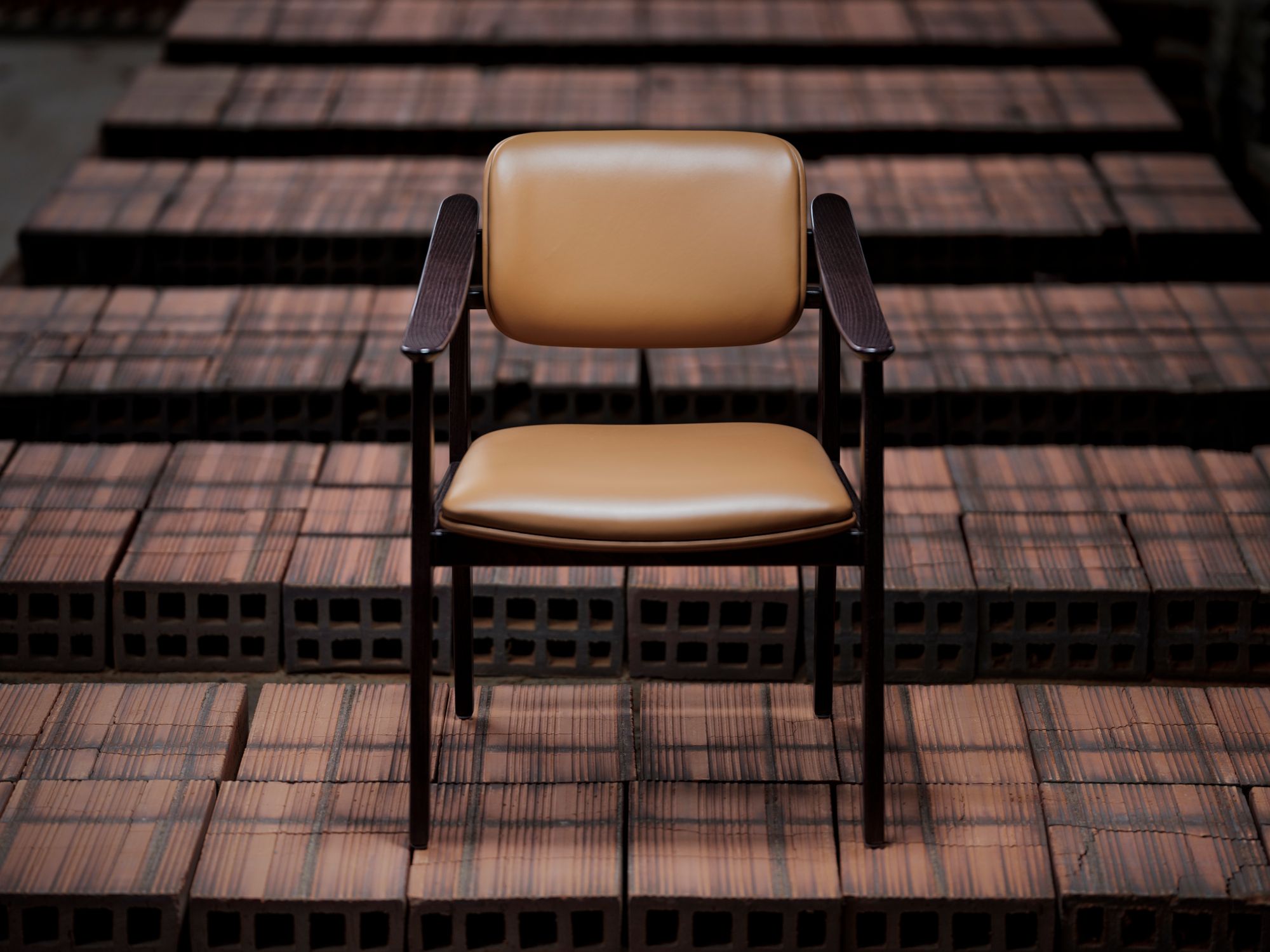 Кожаный стул с подлокотниками More Contract Shanna ARCH-00110468 - Вид №2