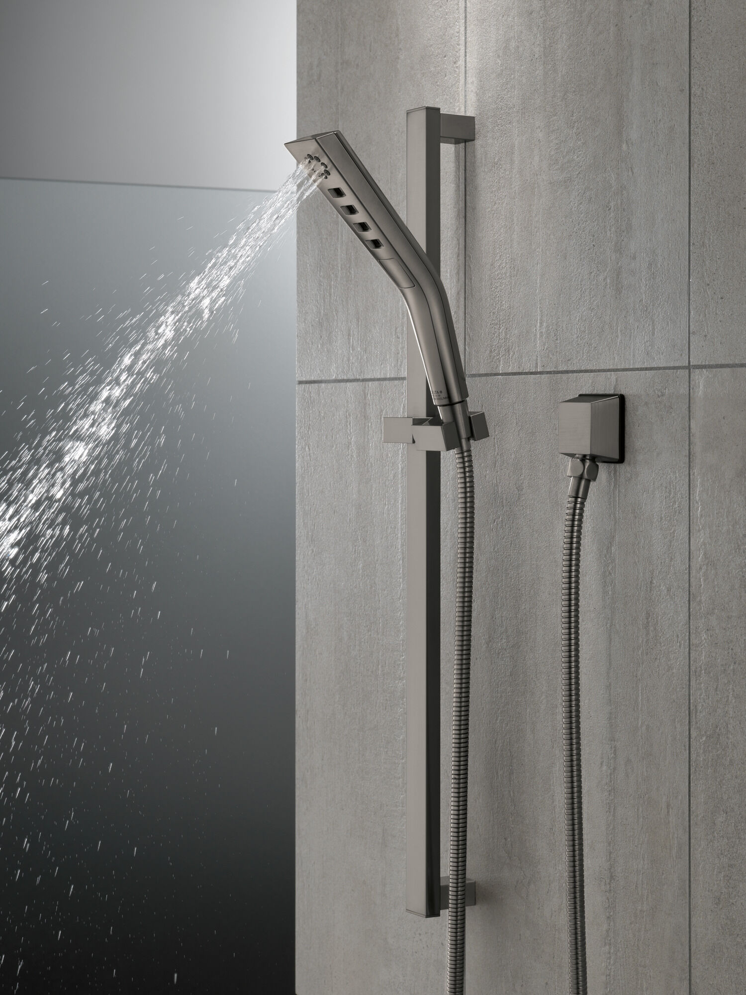 51799-KS H2Okinetic® Ручной душ со скользящей штангой с 3 настройками Delta Faucet Universal Showering Черный нержавеющий  - Вид №2
