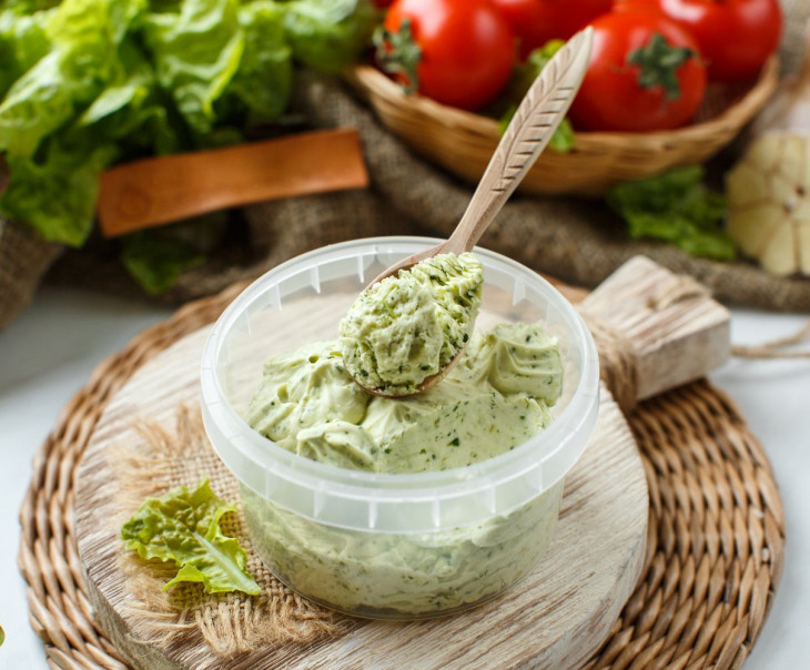 613 Масло с зеленью 62%. Вкусляндия  - Вид №1