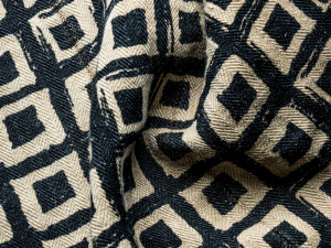 Льняная ткань с графическим рисунком