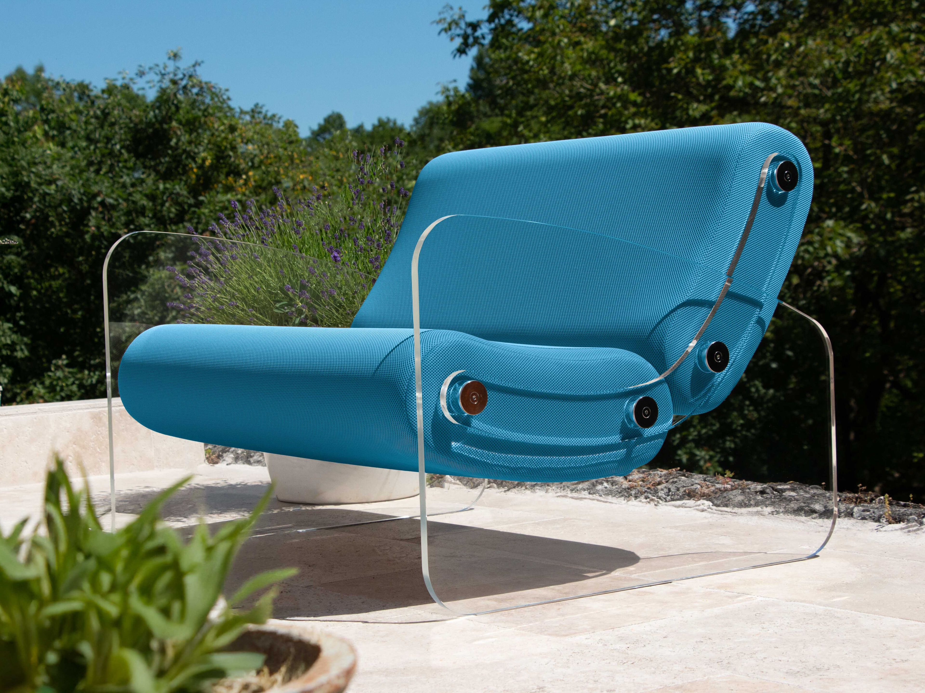 Кресло из ПММА и ткани с подлокотниками KUUMO MW03 ARCH-00140802