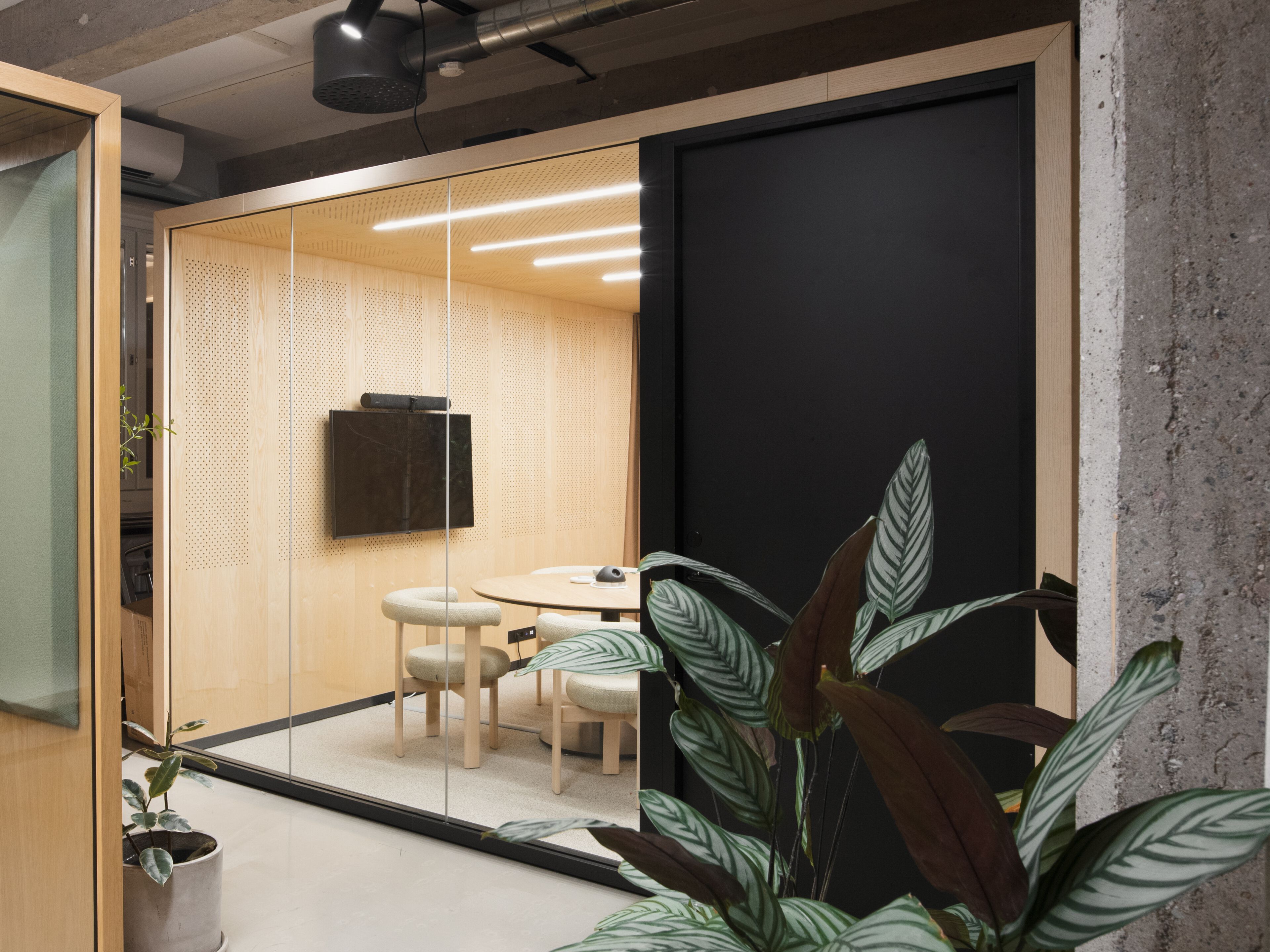 Мультимедийная многосторонняя акустическая офисная кабина Taiga Concept Lohko Flex ARCH-00050859 - Вид №4