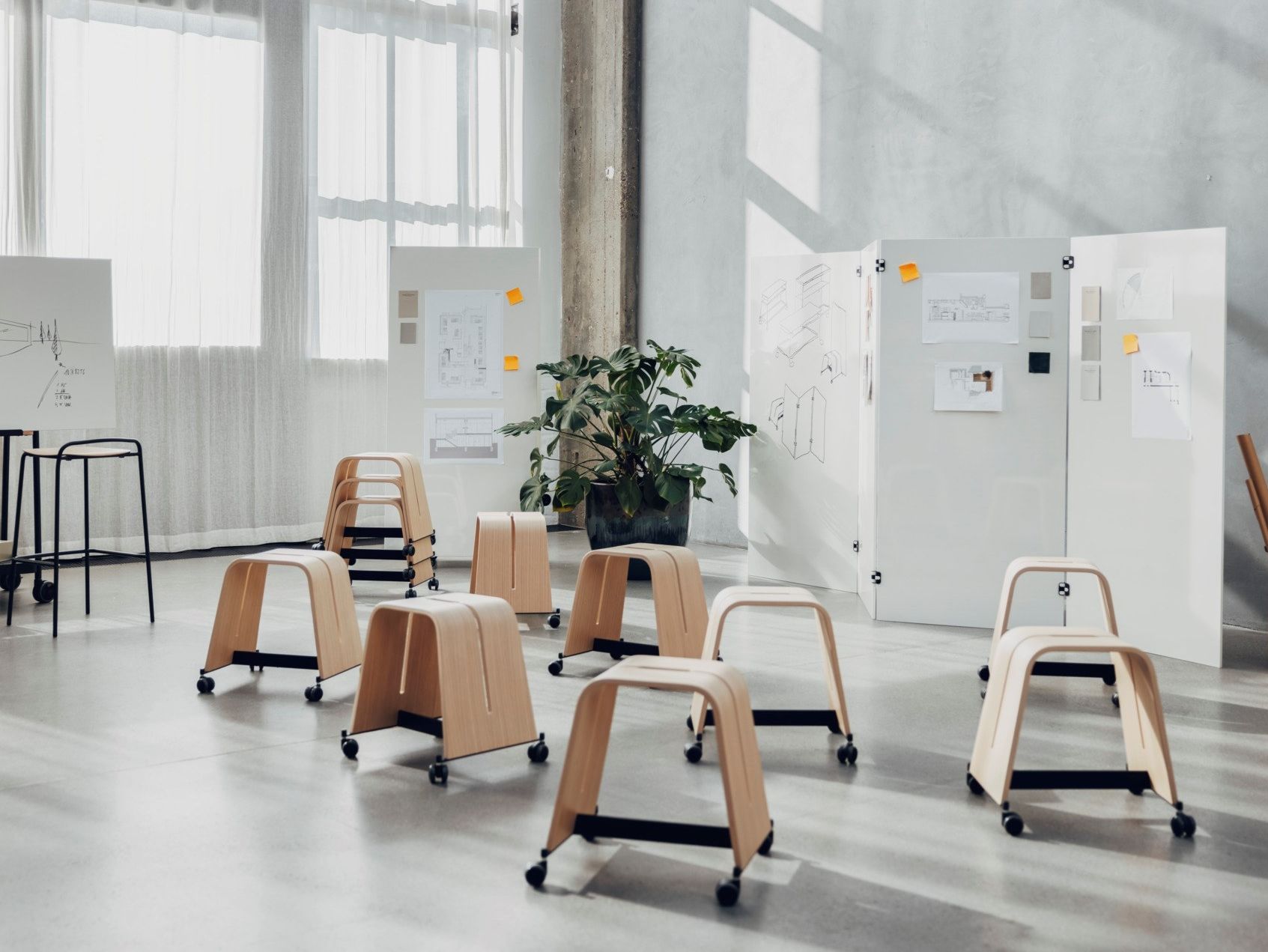 Офисный стул из бука с колесами Brunner доски ARCH-00101944 - Вид №1