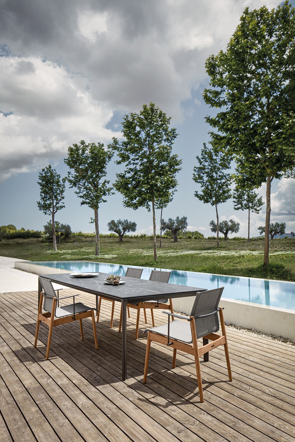 Тканевый штабелируемый садовый стул с подлокотниками Gloster Sway ARCH-00021310 - Вид №5