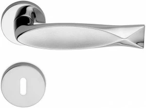 LINEA CALI' Ручка из хромированной латуни на розетке с замком Fish