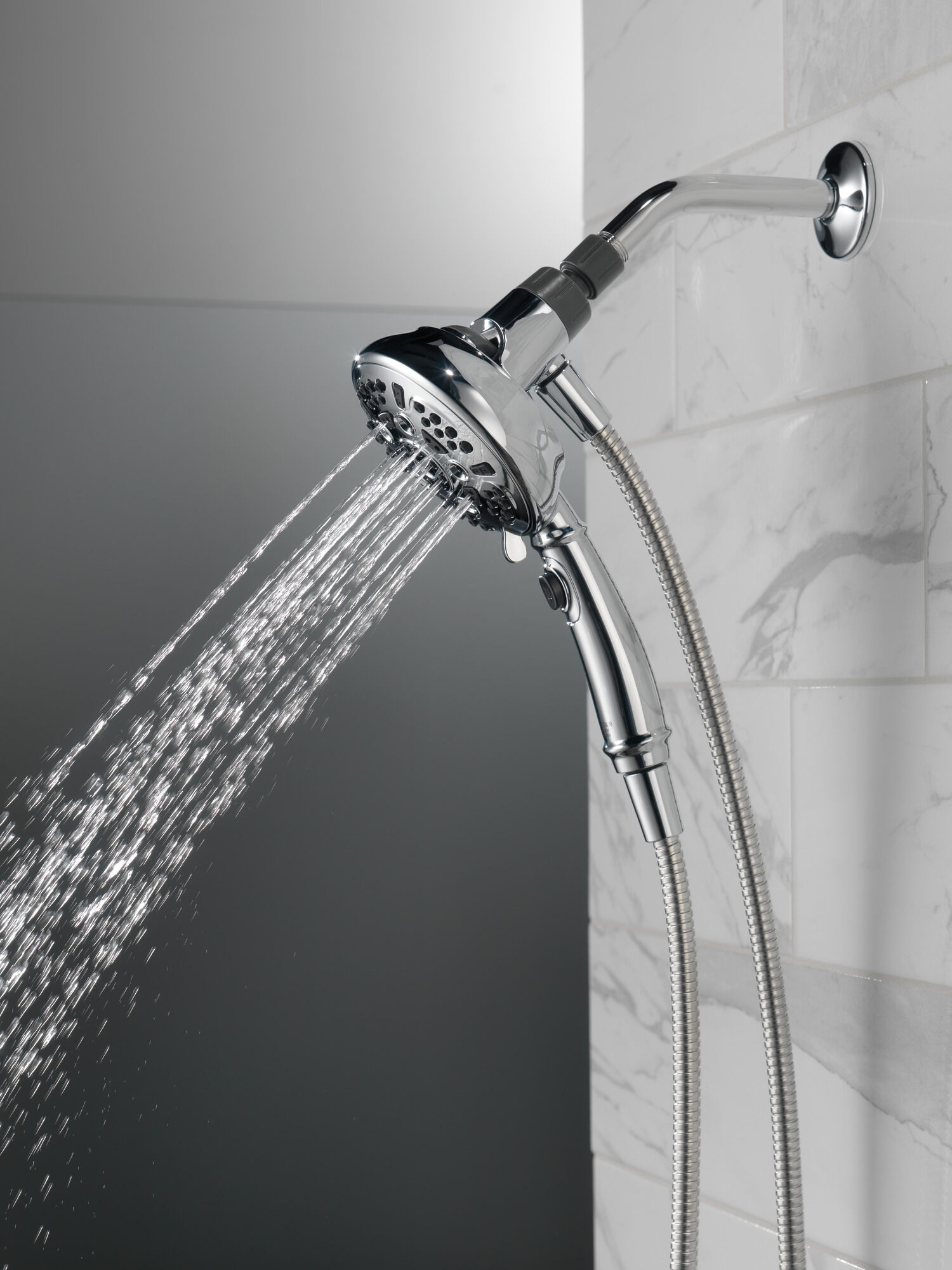 75506 Ручной душ SureDock ™ с 7 настройками Delta Faucet DELTA Хром - Вид №11