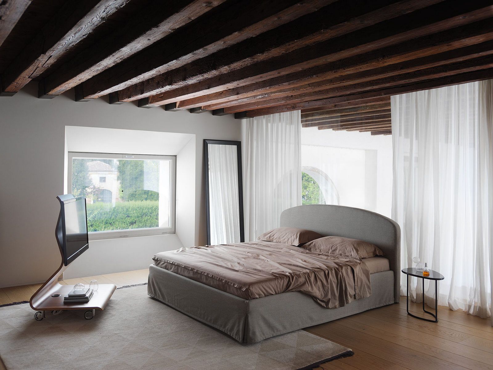 Высокий журнальный столик из дерева или мрамора Casamania & Horm ARCH-00126143 - Вид №2