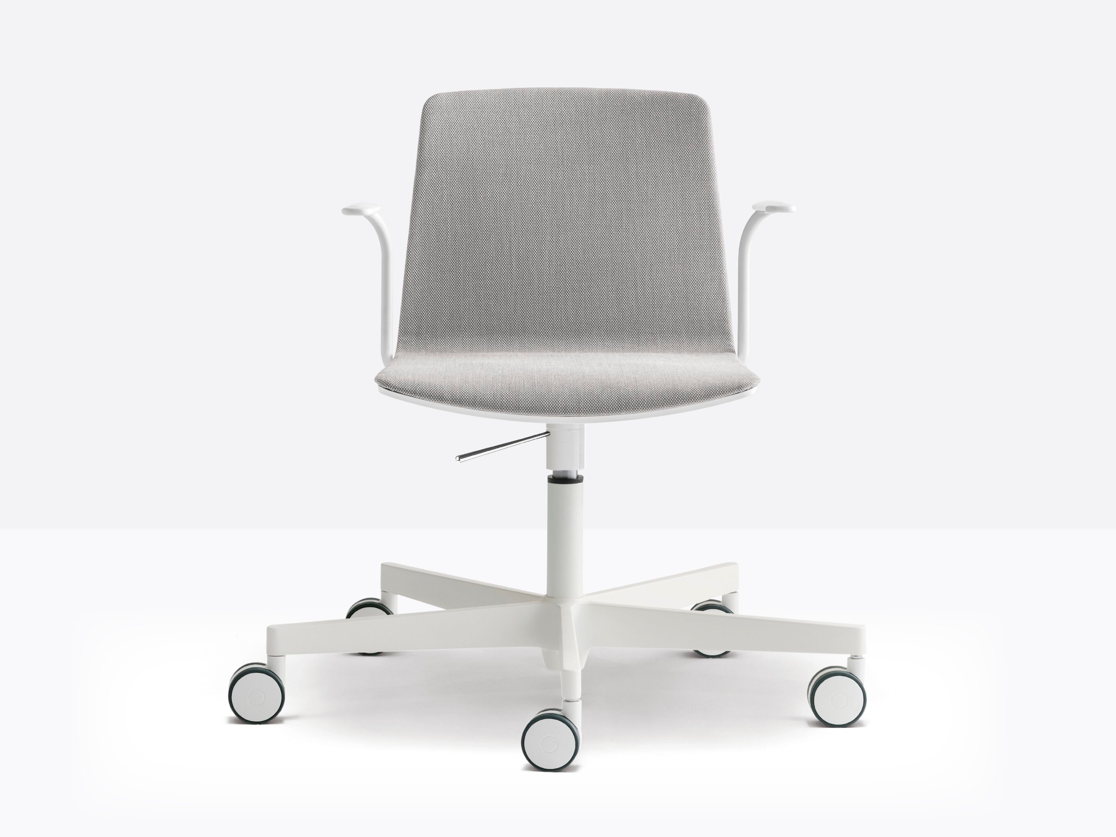 5 спиц подлокотник мягкий операционный стул Pedrali Noa ARCH-00114507