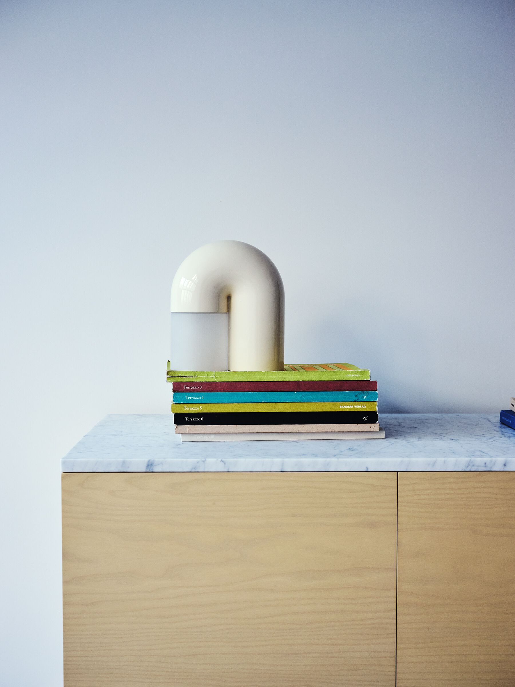 Шкаф из шпона ясеня с распашными дверцами BD Barcelona Multileg ARCH-00079400 - Вид №6