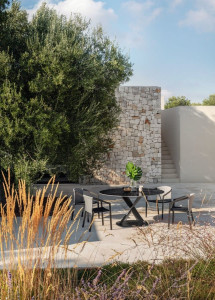 Садовый стол с алюминиевым основанием и керамогранитом