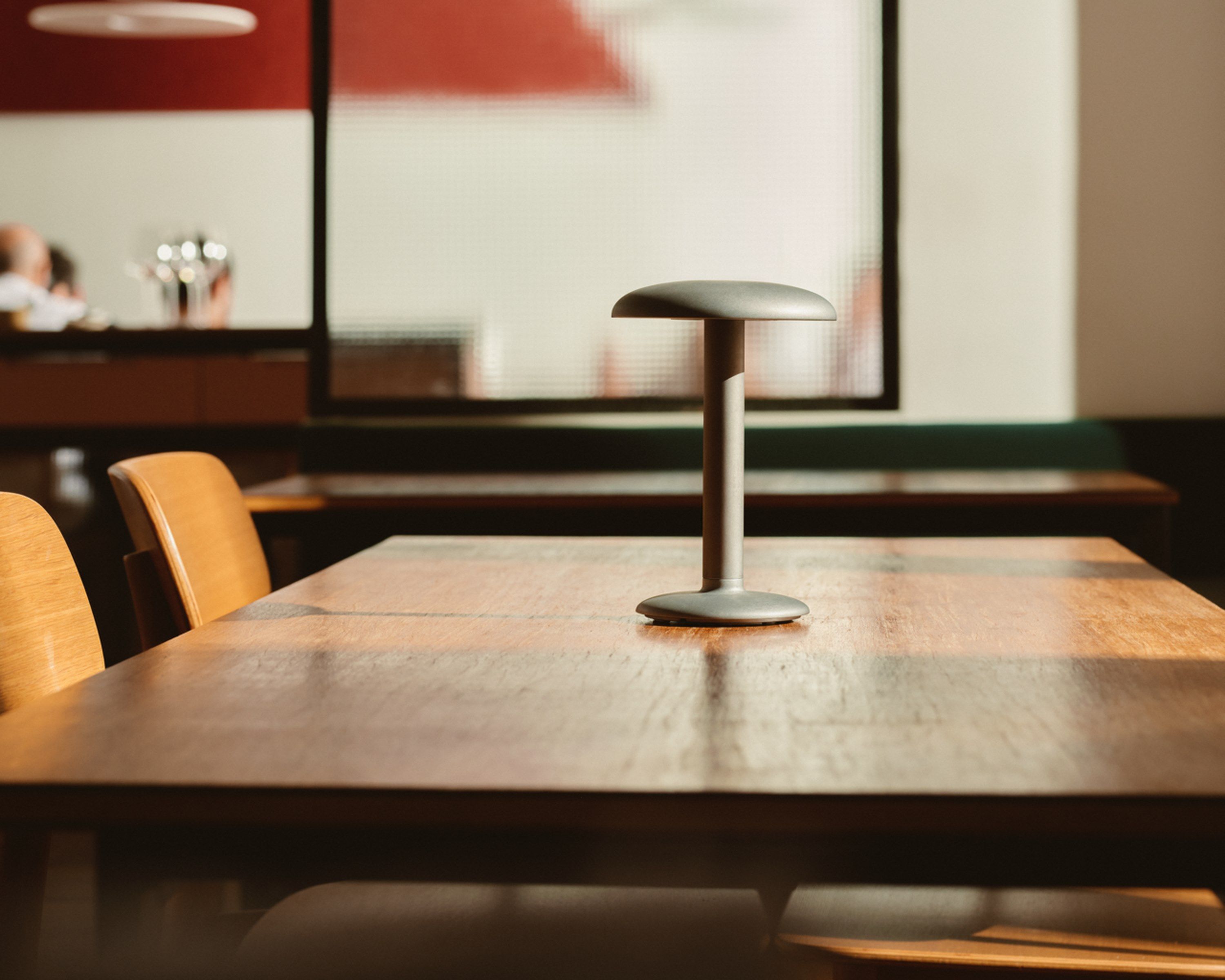 Светодиодная настольная лампа с батарейным питанием Flos Gustave ARCH-00113799 - Вид №8