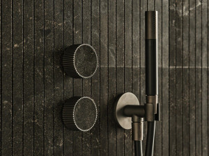 Смеситель для душа с 3 отверстиями из мрамора с ручным душем