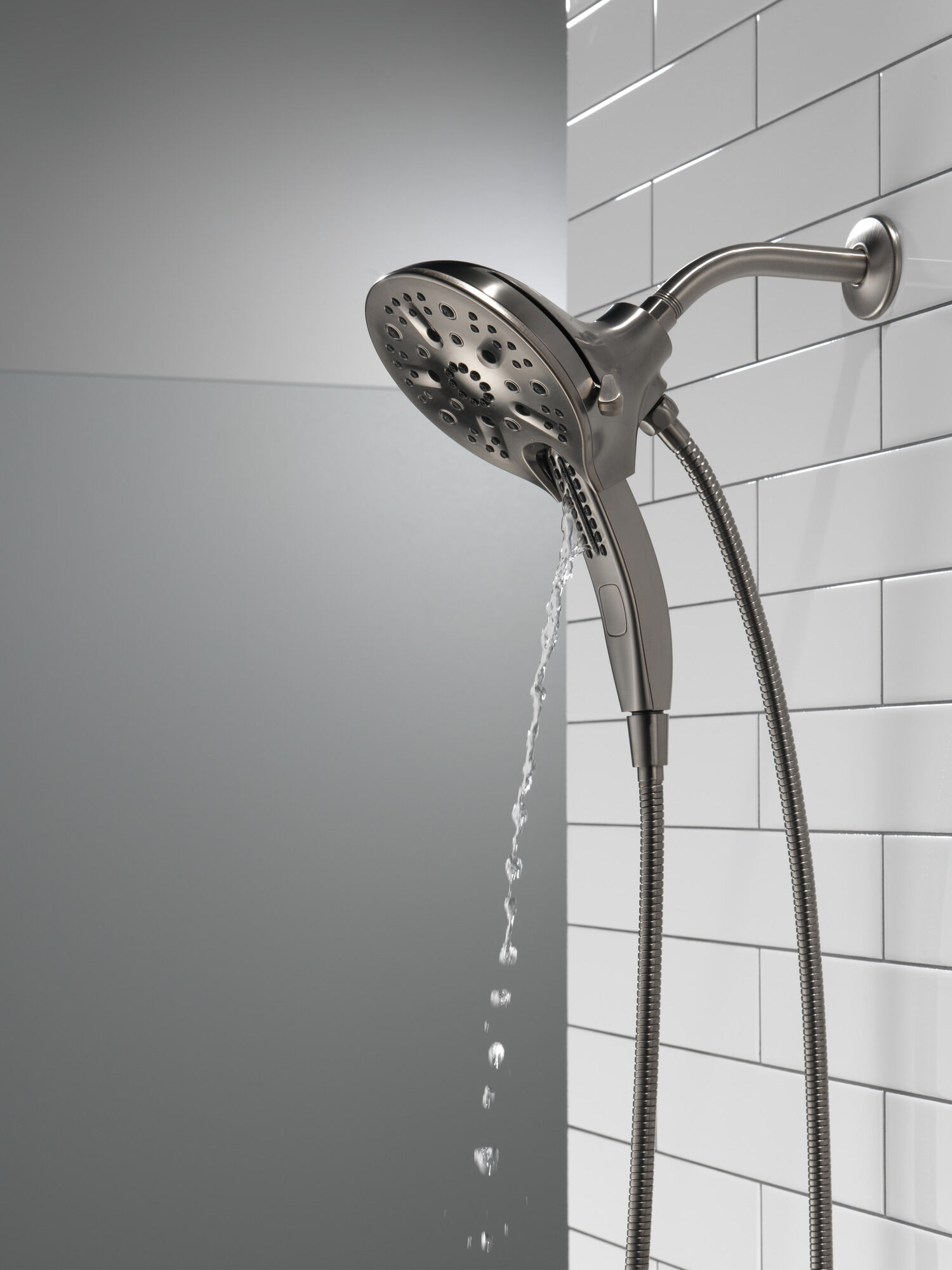 58620-KS25-PK In2ition® H2Okinetic® Душ два в одном с 5 настройками Delta Faucet Universal Showering Черный нержавеющий  - Вид №16
