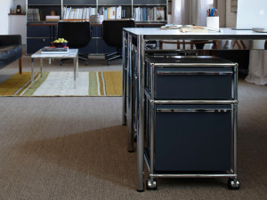 Металлический офисный комод с колесами