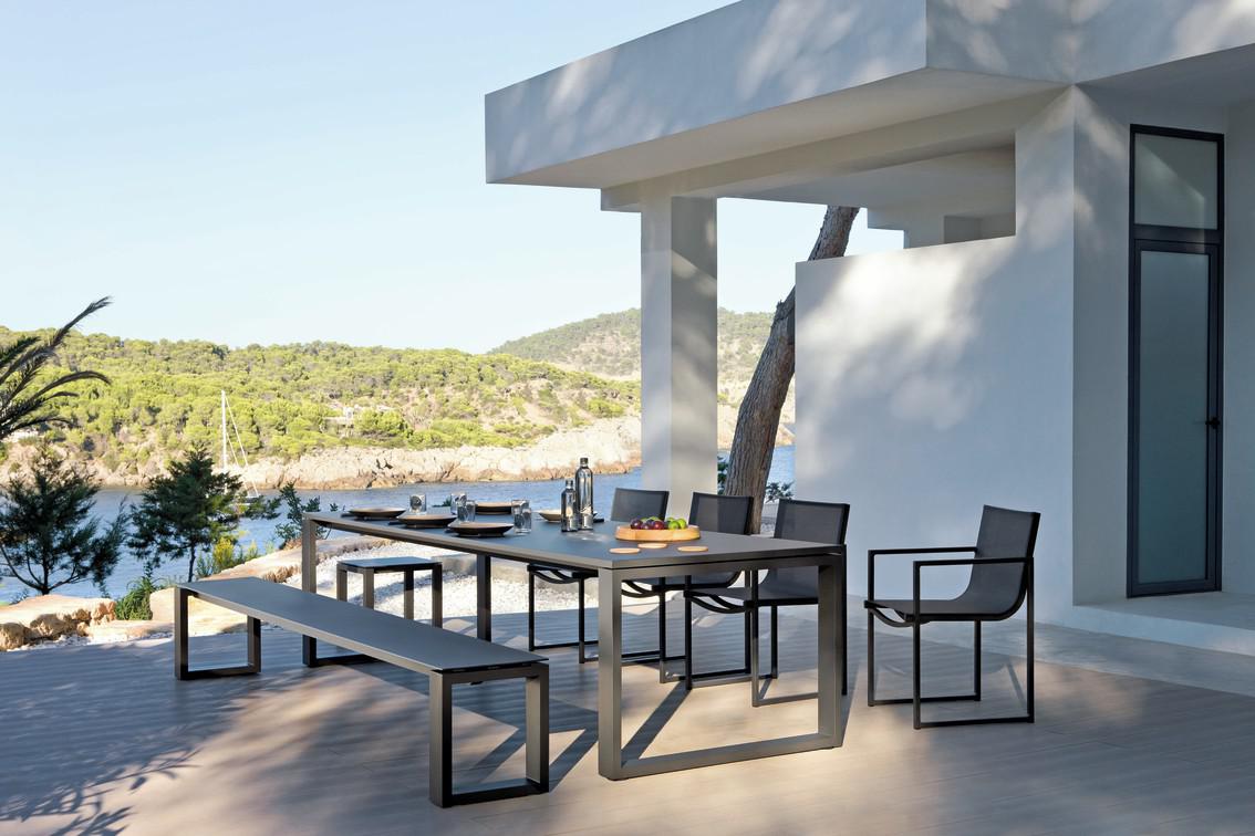 MNST491 Обеденный стол pa lava ⌀155см Manutti Fuse - Вид №1