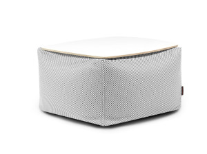 Низкий квадратный журнальный столик