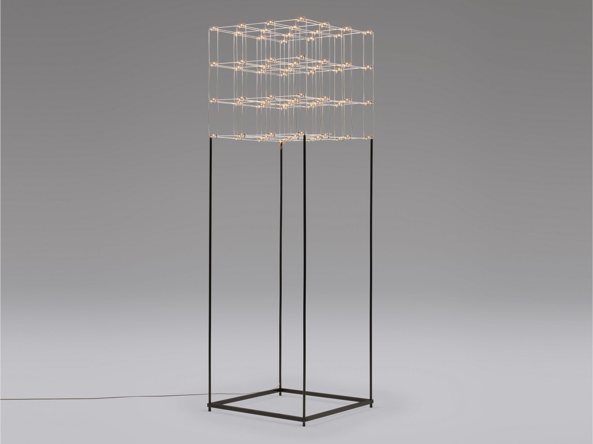 Металлический светодиодный торшер Quasar Cosmos ARCH-00107886