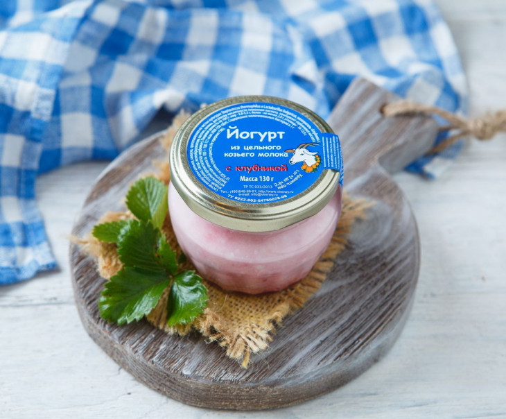 470 Йогурт из козьего молока с клубникой 2,8-5,5% Вкусляндия  - Вид №1