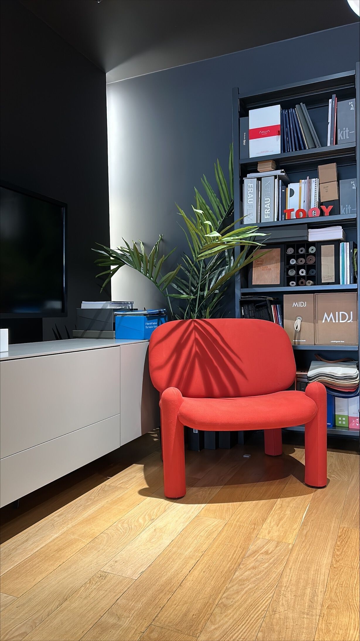 Тканевое кресло с подлокотниками In Stock Driade ARCH-00143488 - Вид №1