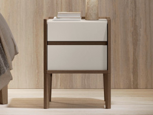 Деревянная тумбочка с ящиками