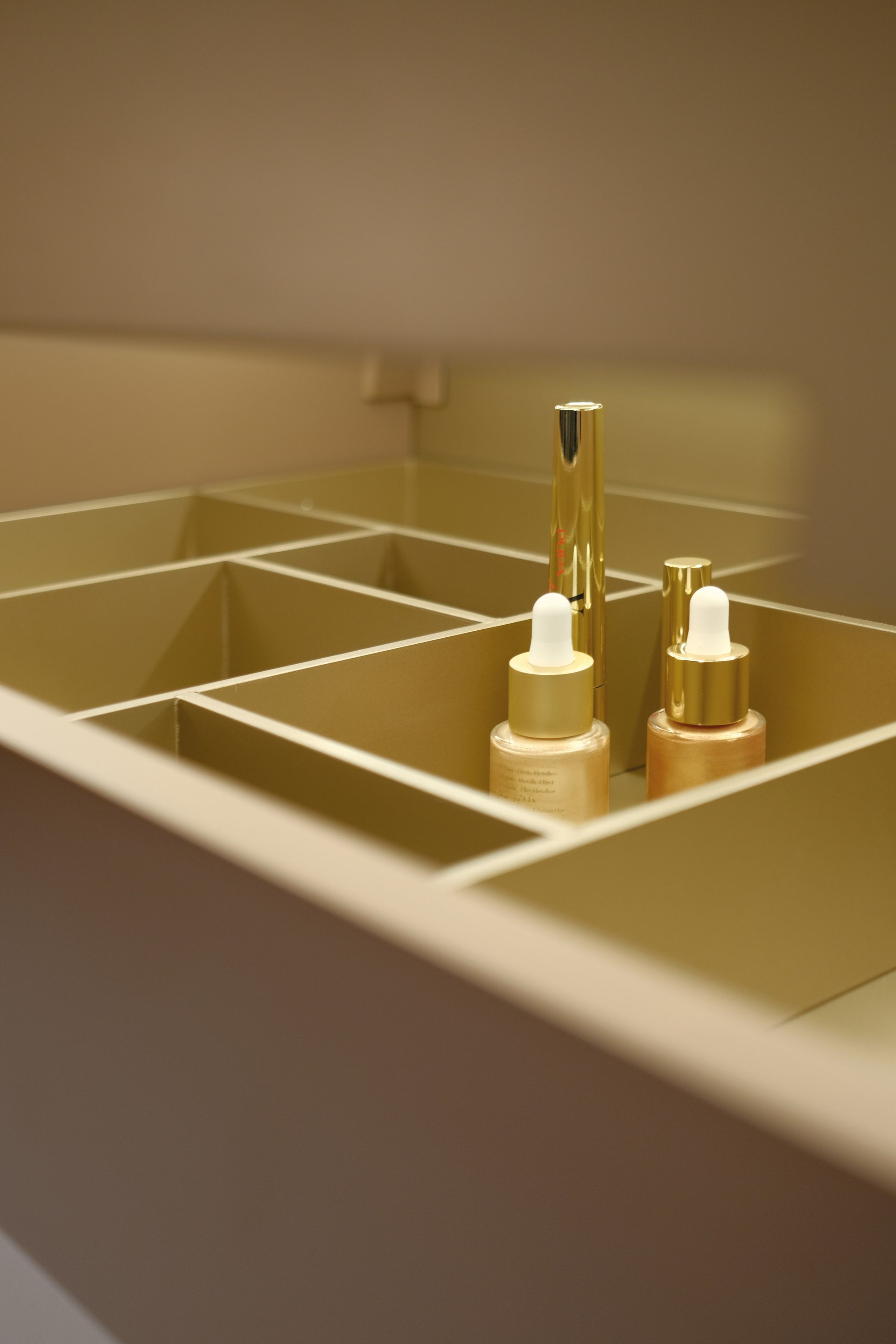 Подвесной шкаф для ванной комнаты с зеркалом Mobilcrab тщеславие ARCH-00082481 - Вид №2