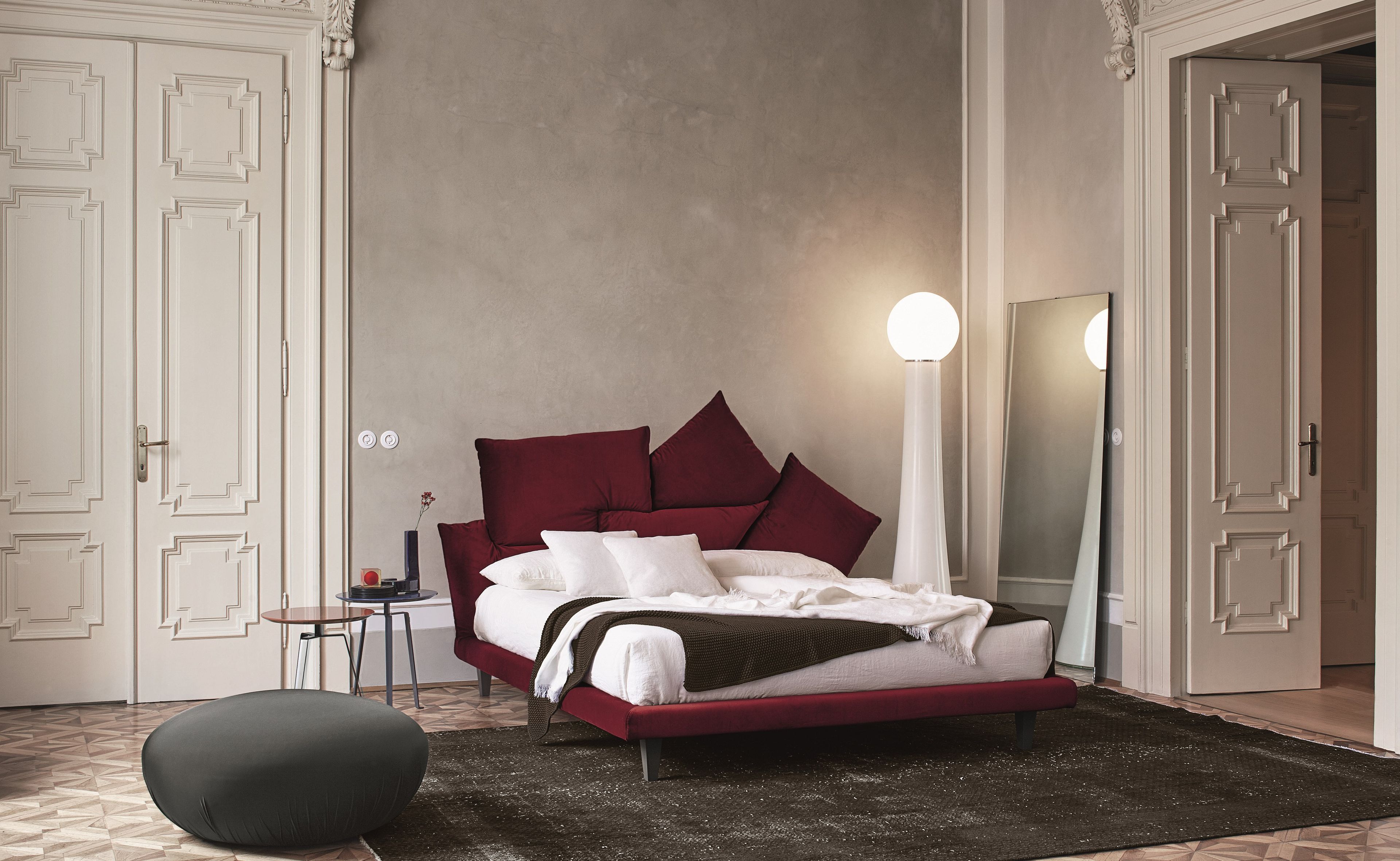 Двуспальная кровать из ткани с мягким изголовьем BONALDO Picabia ARCH-00086295 - Вид №3