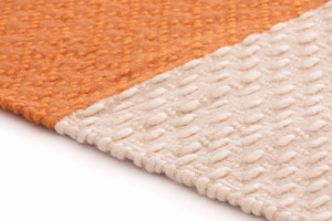 Квадратный шерстяной ковер