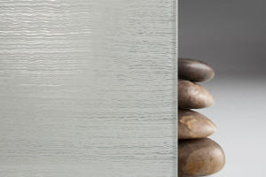 FSRT419 Слои стекла Vivistrata показаны в отражающей конфигурации с волнистым рисунком белого цвета.  Forms-surfaces 