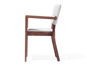 Стул с подлокотниками из дерева и ткани