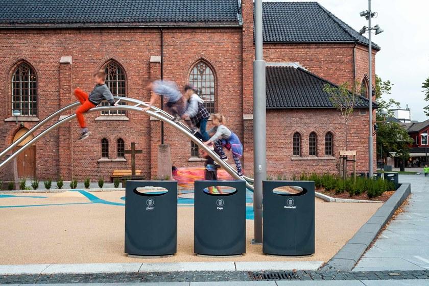 VESTRE Урна из оцинкованной стали с крышкой для улицы Urban sun-id-1420351 - Вид №1