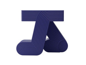 Квадратный стол из полиэтилена