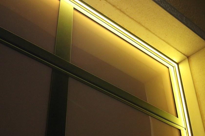 Breda Линейный световой профиль для секционных ворот sun-id-1434399 - Вид №6