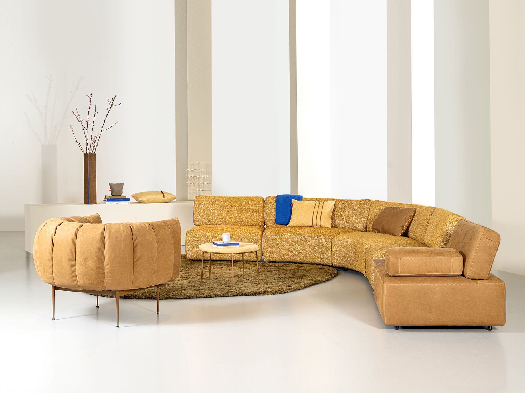 Кожаное кресло с подлокотниками Jess Puffer ARCH-00022362 - Вид №1