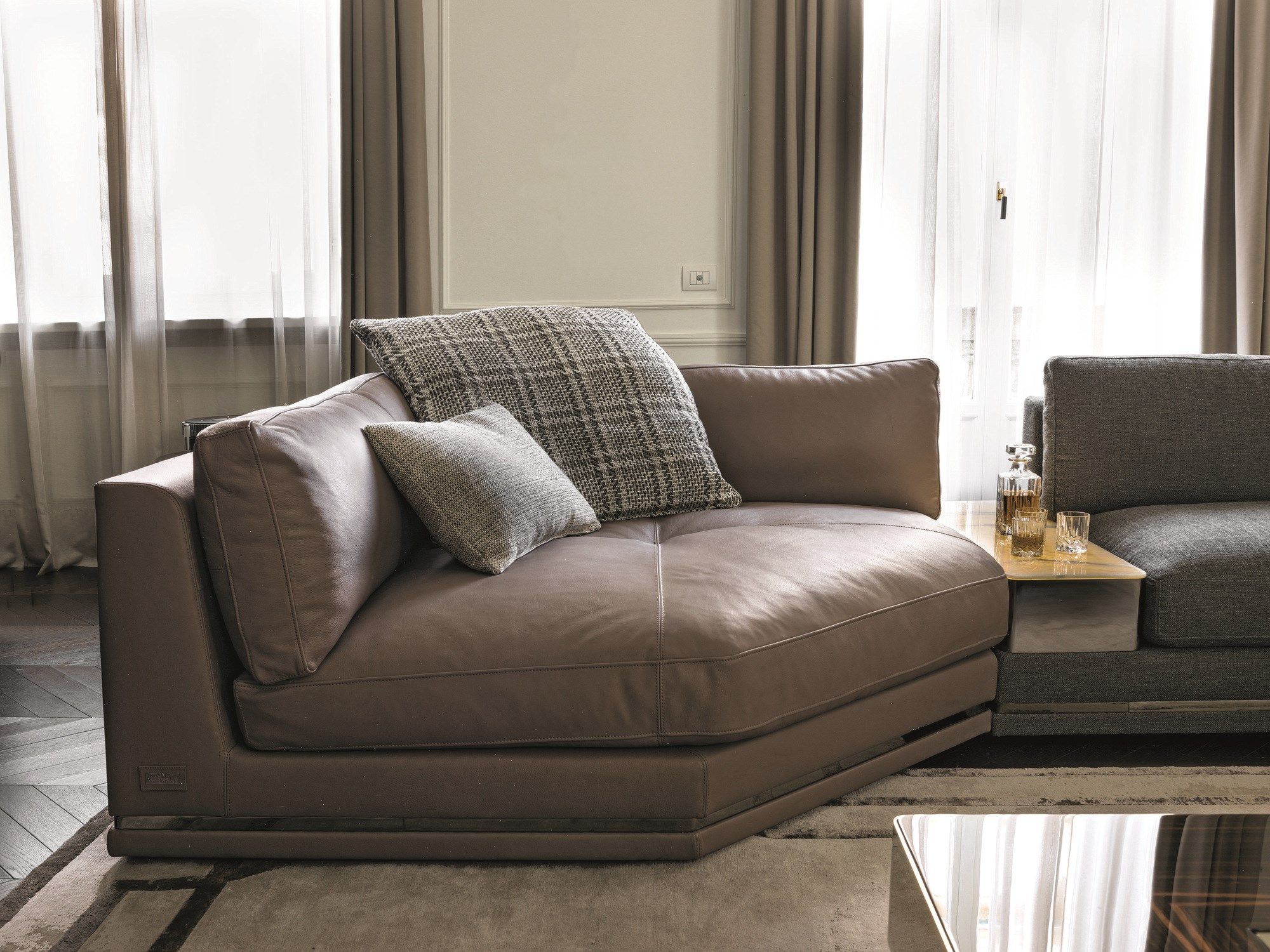 Кожаный угловой диван Longhi Loveluxe 2017-Essence collection ARCH-00002855