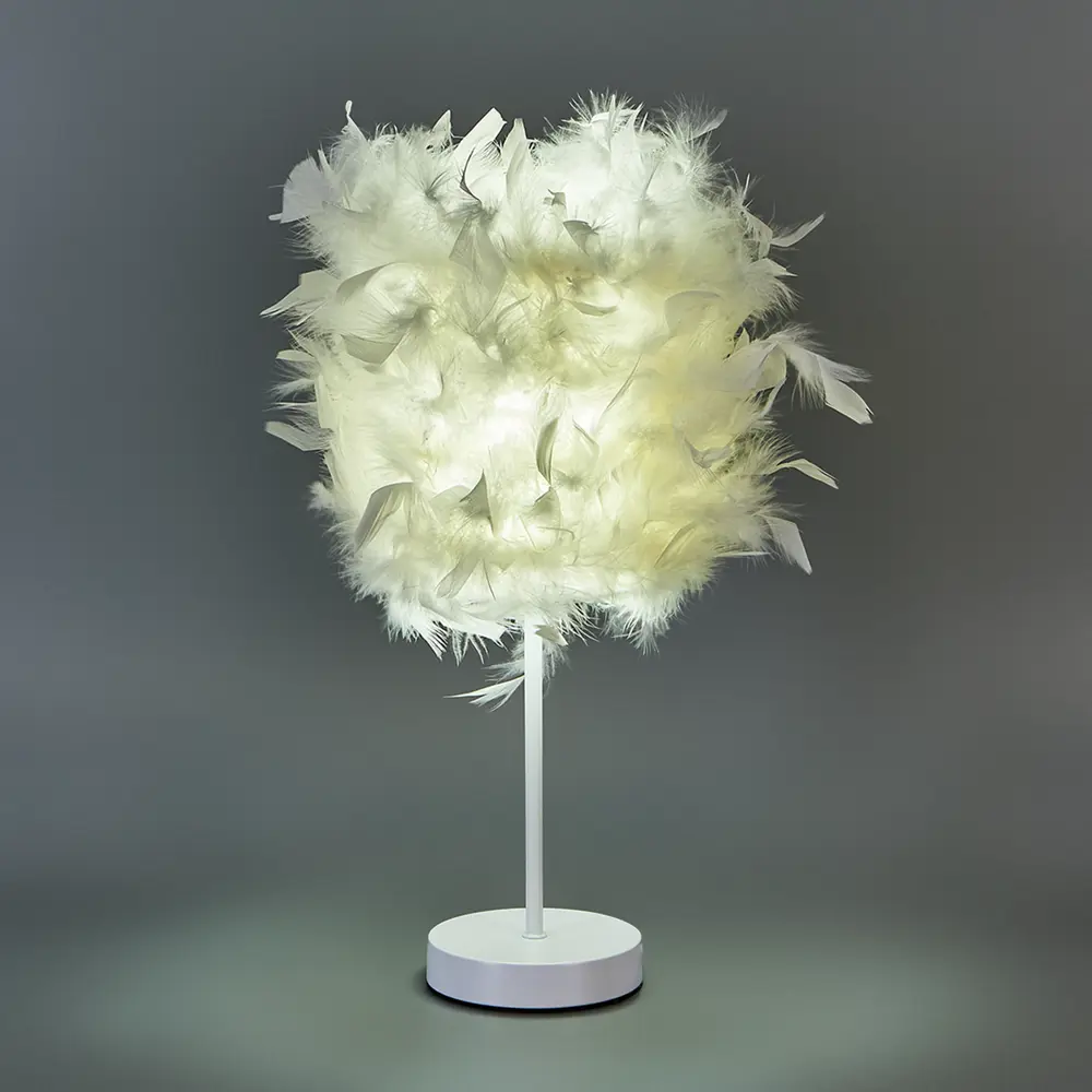 Лампа настольная Tendenza TZ-LL015 с перьями под лампу с выключателем цвет белый STLM-2143578 - Вид №1