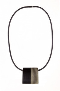 LR34 Колье-кулон, клен, эбеновое дерево Larondelle