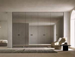 Модульный шкаф из зеркального стекла