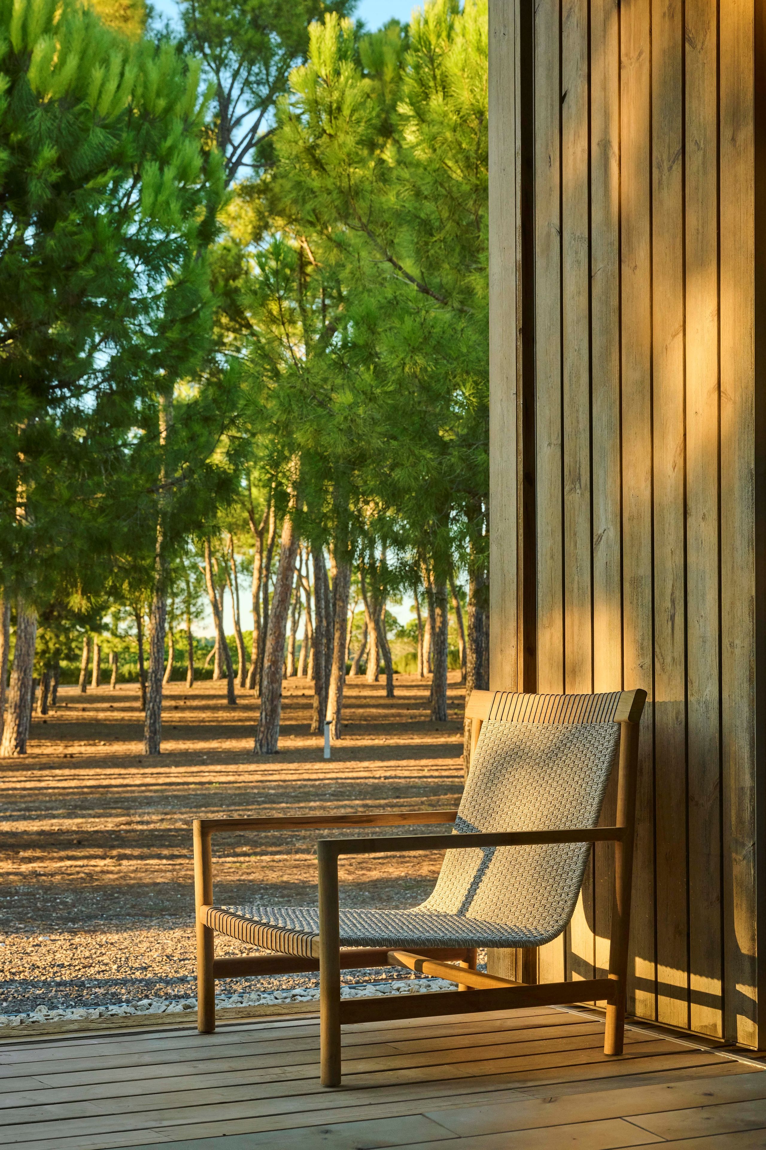 Садовое кресло из тикового дерева с подлокотниками TRIBÙ Amanu ARCH-00150978 - Вид №6