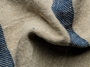 Льняная полосатая ткань